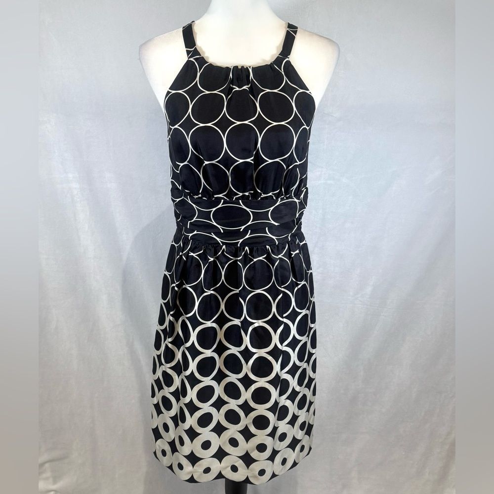 White House Black Market 100% silk black and white circle print dress size 4
